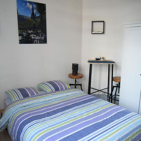 Le Piercot Otel Liège Oda fotoğraf