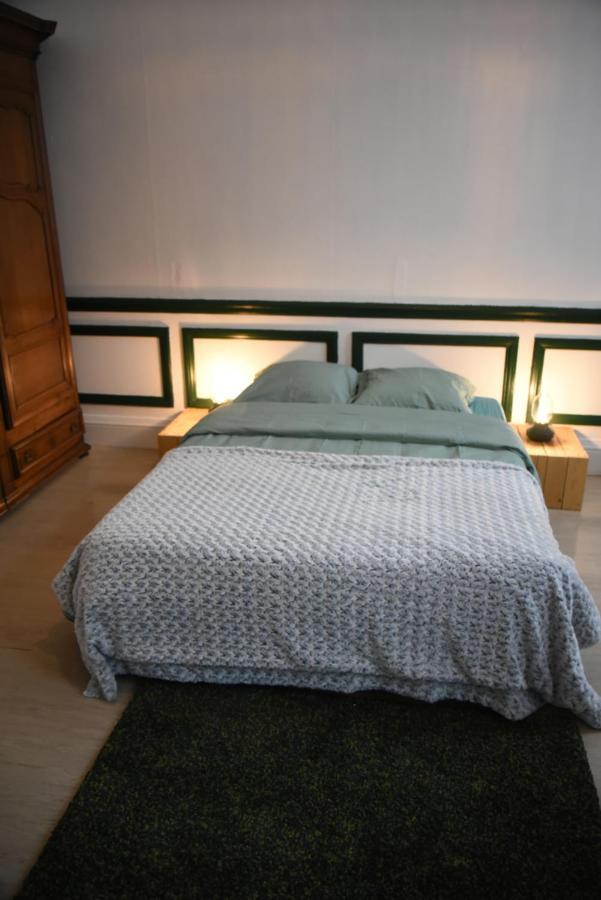 Le Piercot Otel Liège Oda fotoğraf