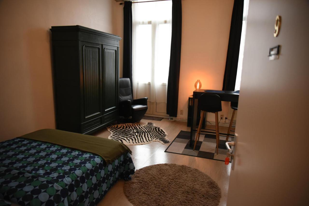 Le Piercot Otel Liège Oda fotoğraf