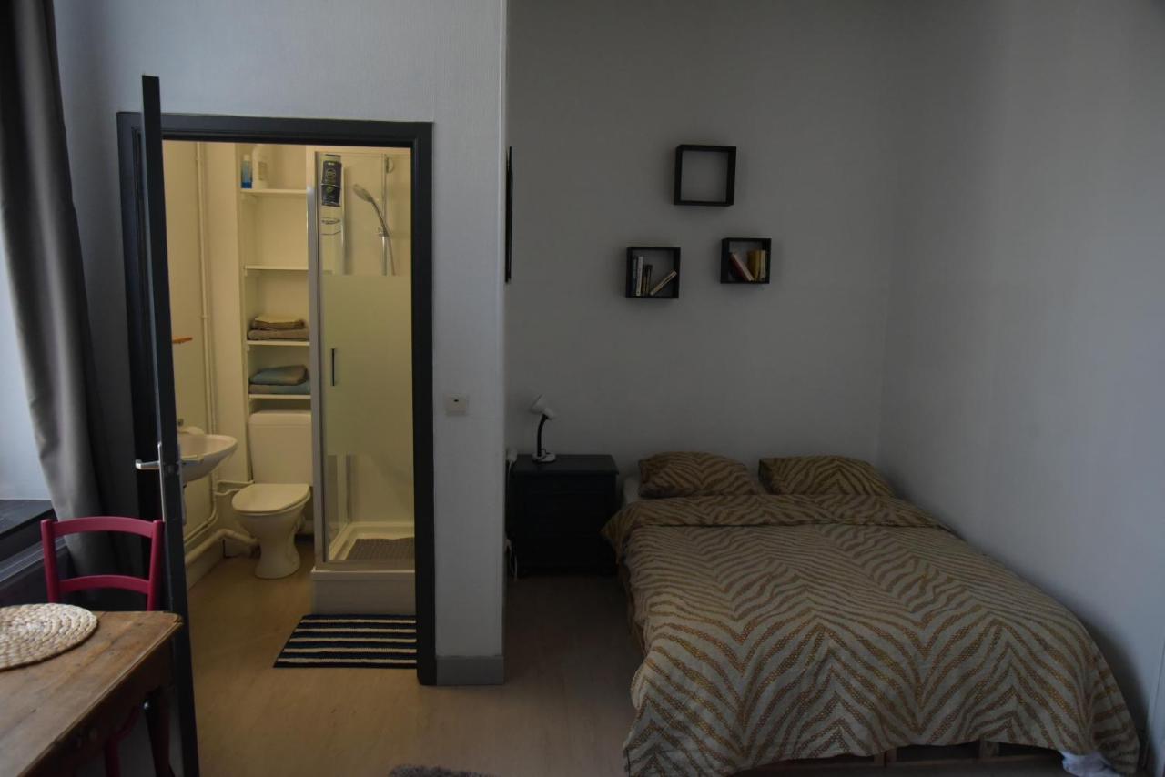 Le Piercot Otel Liège Oda fotoğraf