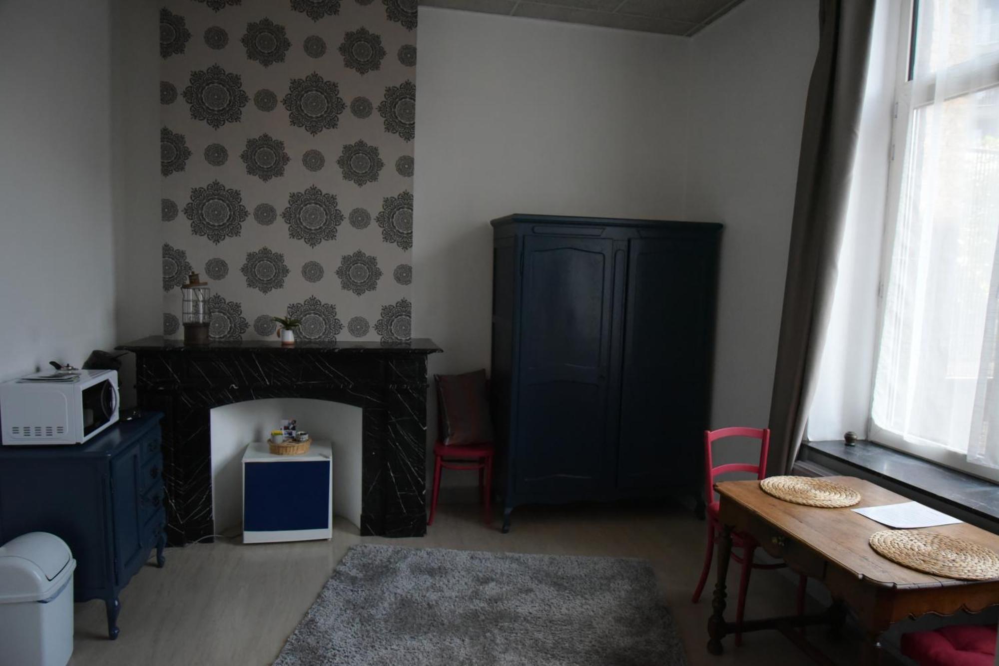 Le Piercot Otel Liège Oda fotoğraf