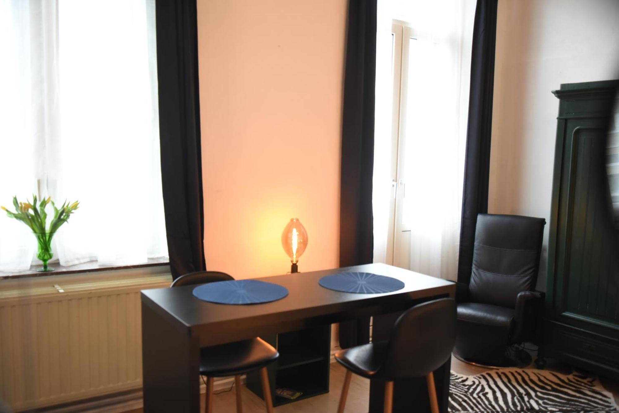Le Piercot Otel Liège Oda fotoğraf