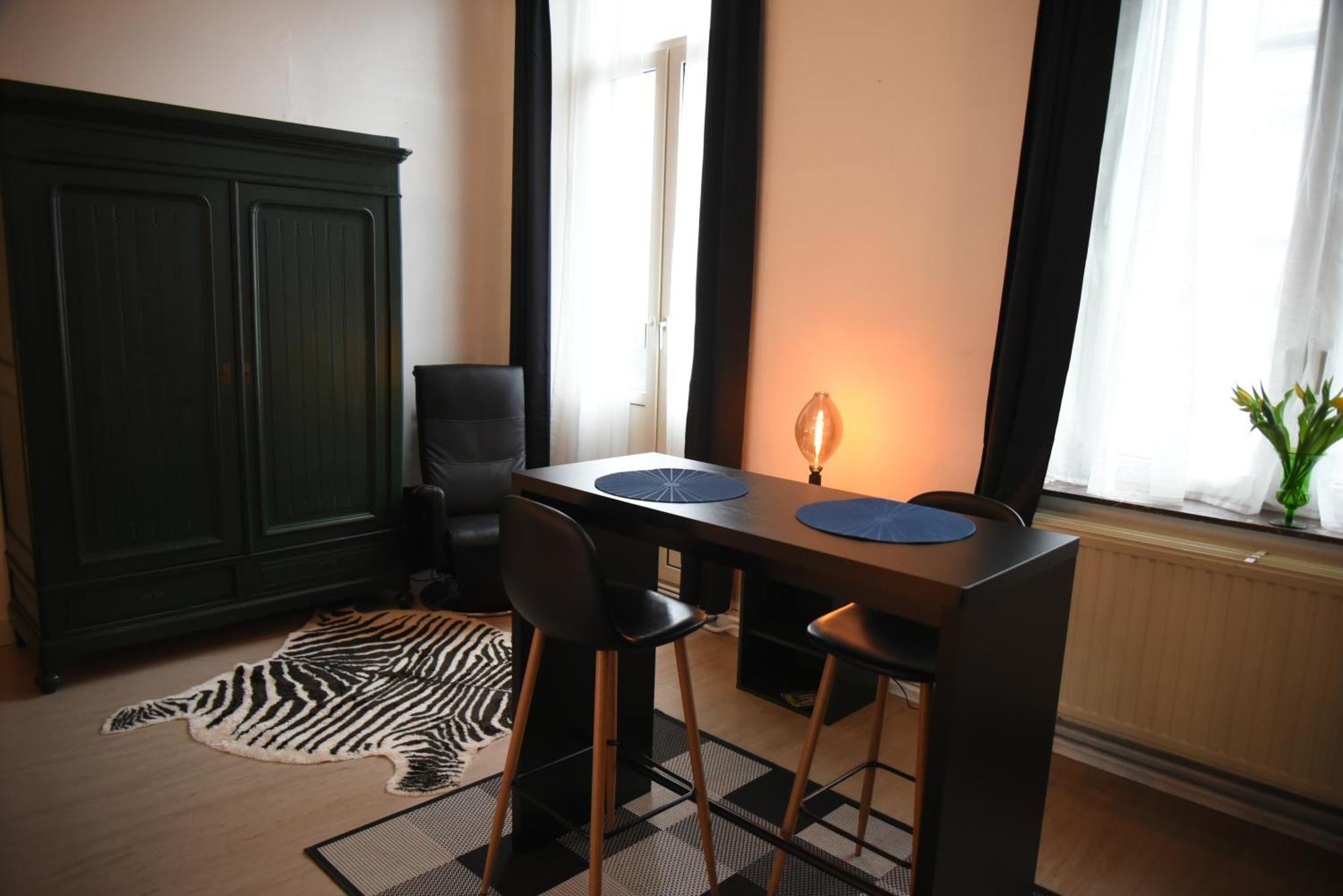 Le Piercot Otel Liège Oda fotoğraf
